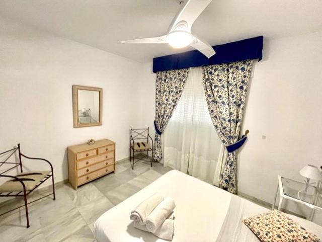 Amazing Apartment For Families Up To 6 Persons เบนัลมาเดนา ภายนอก รูปภาพ